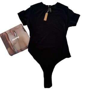 NWT SKIMS Fits Everybody Tshirt Onyx Bodysuit